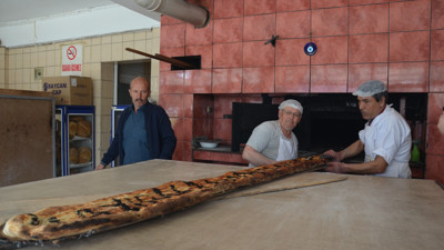 3,5 metre uzunluğunda ramazan pidesi yapıldı