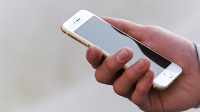 Cep telefonu kullanımı beyin tümörü riskini artırmıyor