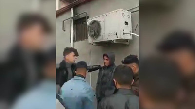 Iğdır'da ‘kız meselesi’ yüzünden çıkan kavgada 7 kişi bir genci aralarına alarak öldüresiye dövdüler. Başını ezmeye çalıştılar