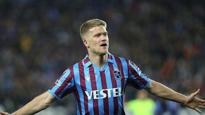 Cornelius: Üçlü oynayan takımlara arkaya sarkarım