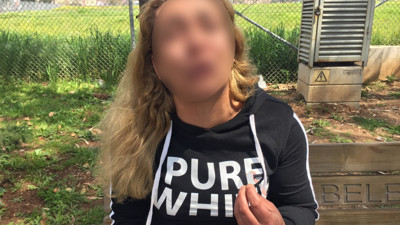 Kayınbabası ölüm fermanını çıkardı. 3 çocuk annesi kadın, parklarda yaşamaya başladı. “Ben daha çok küçüğüm çocuklarım var ölmek istemiyorum”