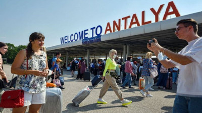 Turizm sektörünün üzerine savaş bulut gibi çöktü