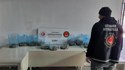 Torbayı açan gümrük muhafaza ekipleri donup kaldı