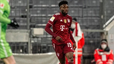 Atiba'nın takım arkadaşı Alphonso Davies'e büyük onur