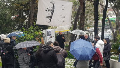 Sadri Alışık’sız 27 sene! Turist Ömer mezarı başında anıldı