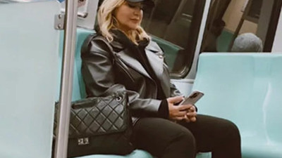 Sosyetenin ünlü ismi metroda!