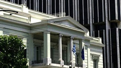 Yunanistan 12 Rus diplomatı "istenmeyen kişi" ilan etti