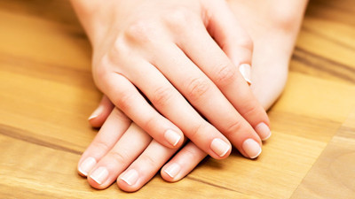 Tırnaklardaki bu işaretler kalp krizi belirtisi olabilir!