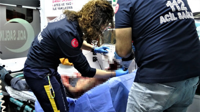 11 ay önce boşandığı eşini ve kocasını bıçakladı