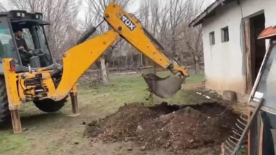 Erzincan'da polis bahçeyi kepçeyle kazdırdı çıkanlara inanamadı