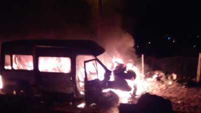 Artvin'de öğrenci servisi alev alev yandı