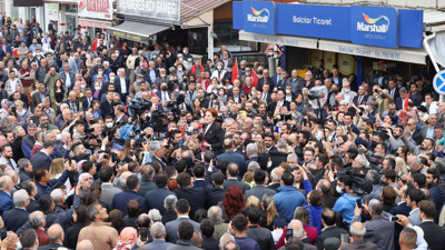 Akşener İzmir’de “Başbakan” sloganlarıyla karşılandı