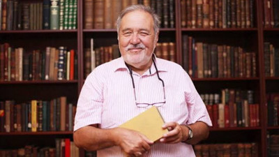 Ata Demirer'in İlber Ortaylı taklidi olay oldu