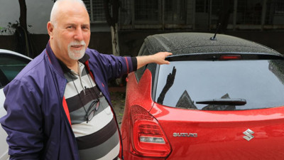 Adana'da çamur yağdı, araçların üzeri çamurla kaplandı