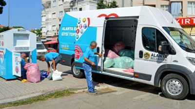 MHP’li belediye, giysi kumbarasında toplanan ikinci el kıyafetleri ihaleye çıkardı
