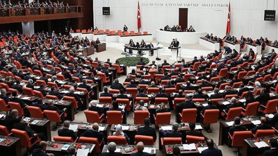 Emekli ve çalışanların “acil ek zam” taleplerini görmezden gelinirken, kamudan milyonlarca liralık iş alan müteahhitlere yeni kıyak