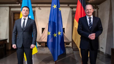 Scholz, Ukrayna Devlet Başkanı Zelenskiy ile görüştü