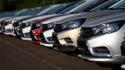 Bu otomotiv şirketi de Rusya'daki faaliyetlerini durdurdu