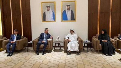 Bakan Özer, Türkiye’nin Doha Büyükelçiliği’ni ziyaret etti