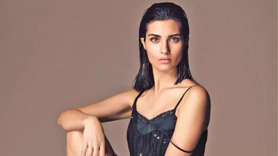 Tuba Büyüküstün , eski sevgilisi Umut Evirgen'e mi gönderme yaptı