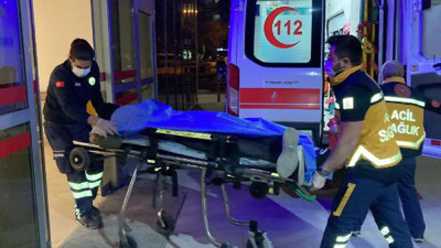 Yolda yürürken bıçaklandı (12 Nisan 2022)