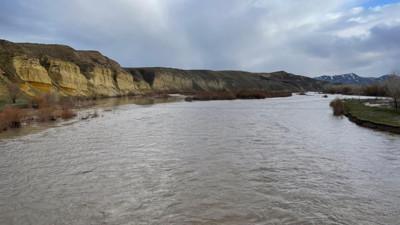 Karlar eridi Aras Nehri coştu