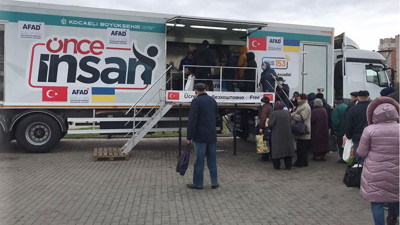 Türkiye'den Ukrayna'ya 67 TIR yardım gönderildi