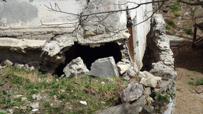 Mahalle santim santim kayıyor. 6 ev boşaltıldı, 150 bina tehlikede