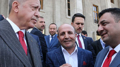 Uyuşturucu ticaretinden tutuklanan Akat’ın Cumhurbaşkanı Erdoğan ve bakanlarla fotoğrafları çıktı…