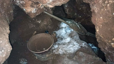 Antik kentte kaçak kazı yapan şahıslar suçüstü yakalandı