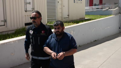 Uyuşturucuyu çoraplarının içine saklayan Suriyeli, “Ucuz olduğu için toplu satın aldım” dedi