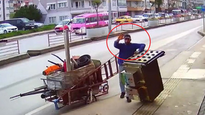 Kameraya el sallayan filtre hırsızı yakalanıp, tutuklandı