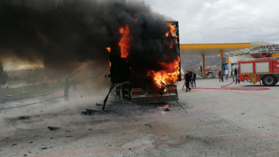 Akaryakıt istasyonunda büyük yangın