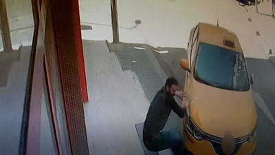 Kayan şoförsüz aracın altında kaldı