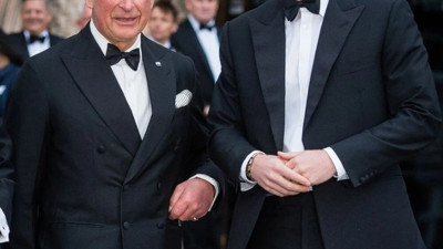 Prens Charles ve oğlu Prens Harry arasında 15 dakikalık gizli görüşme