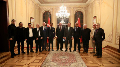 Yeniçağ Gazetesi İmtiyaz Sahibi Ahmet Çelik ve Yeniçağ yazarları İBB Başkanı Ekrem İmamoğlu ile iftar yemeğinde buluştu