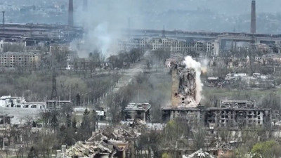 Cesur gazeteci Gülsüm Khalilova görüntüyü çatışmanın ortasından aktardı