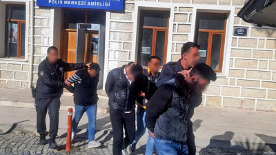 9 motosiklet çalan hırsızlar yakalandı