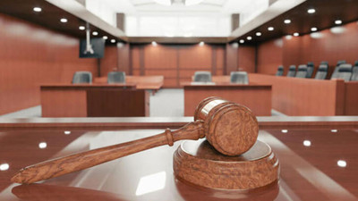 Uzaklaştırma kararında kendi adresi verilince çocuklarıyla evinden çıkarıldı