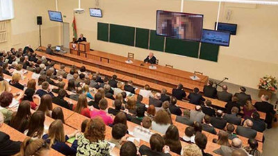 Üniversite'de şok istek: Cinsel içerikli film talebi