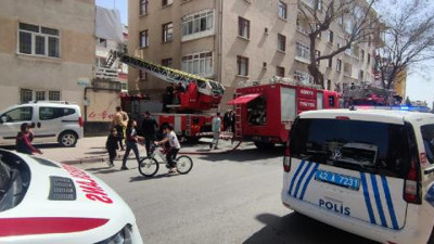 Eşiyle tartışıp evi yaktı