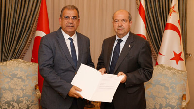 KKTC Cumhurbaşkanı Tatar hükümet kurma görevini Sucuoğlu'na verdi
