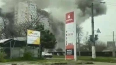 Rusya Odessa'da bir binayı vurdu
