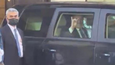 Bakan Çavuşoğlu'ndan Ermeni protestoculara 'bozkurt'lu yanıt