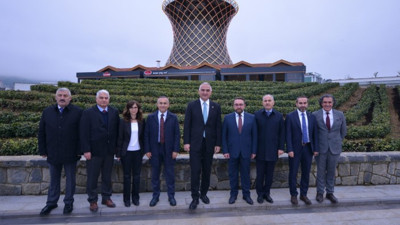 Bakan Ersoy’dan 47 milyon TL’lik çay bardağına ziyaret