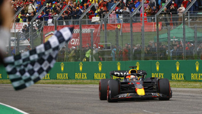 Formula 1'de Emili-Romagna GP'de kazanan Max Verstappen oldu