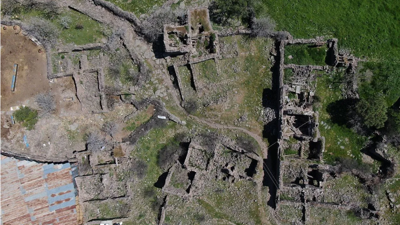 Bu köyde sadece 10 kişi yaşıyor. Sinemacılar hayalet köyde korku filmi çekmek için birbiriyle yarışıyor