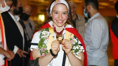 Ayşe Begüm Onbaşı bir kez daha Türkiye şampiyonu