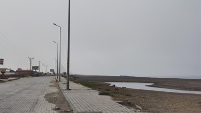 Samandağ'ı dün toz bugün sis vurdu