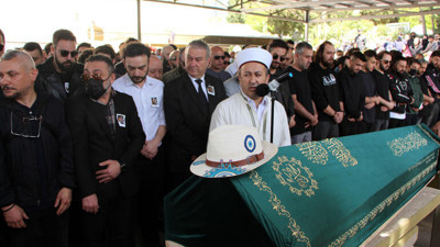 Rapçi Berk Bayındır son yolculuğuna uğurlandı! Gözyaşları sel oldu